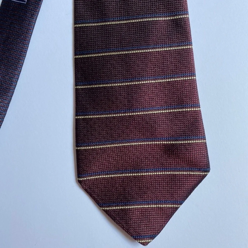 Tommy Hilfiger Men Tie 100% Silk Imported Fabric Made In The USA Burgundy Stripe